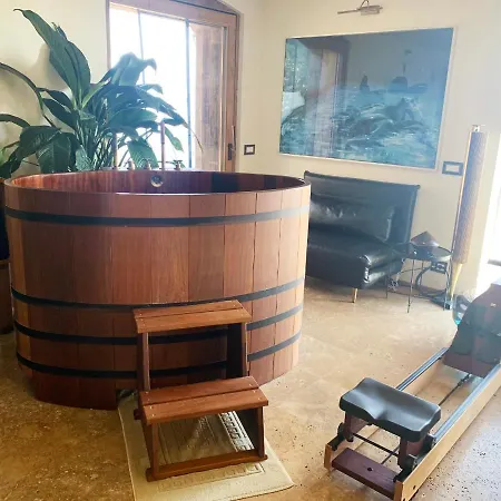 Panzió Private Luxury & Silence Retreat With Spectacular View Over The Maggiore