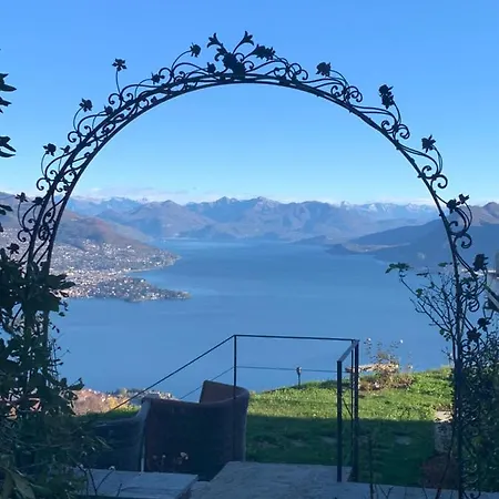 Private Luxury & Silence Retreat With Spectacular View Over The Maggiore Bed & Breakfast