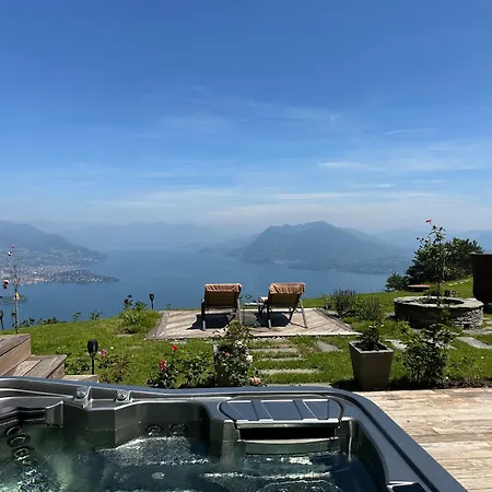 Panzió Private Luxury & Silence Retreat With Spectacular View Over The Maggiore