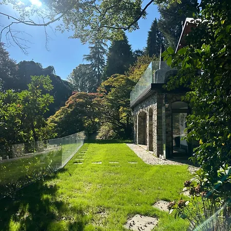 Panzió Private Luxury & Silence Retreat With Spectacular View Over The Maggiore