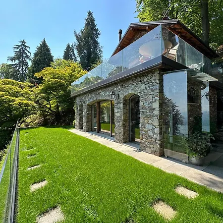 Private Luxury & Silence Retreat With Spectacular View Over The Maggiore Frühstückspension Stresa
