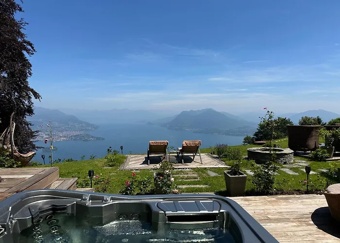 Bed & Breakfast Private Luxury & Silence Retreat With Spectacular View Over The Maggiore