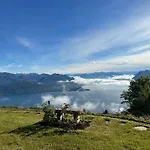 Bed & Breakfast Private Luxury & Silence Retreat With Spectacular View Over The Maggiore Stresa