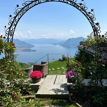 Private Luxury & Silence Retreat With Spectacular View Over The Maggiore Panzió