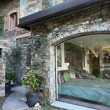Private Luxury & Silence Retreat With Spectacular View Over The Maggiore Panzió 4*