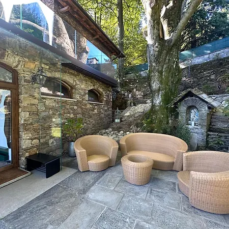 Private Luxury & Silence Retreat With Spectacular View Over The Maggiore Panzió 4*