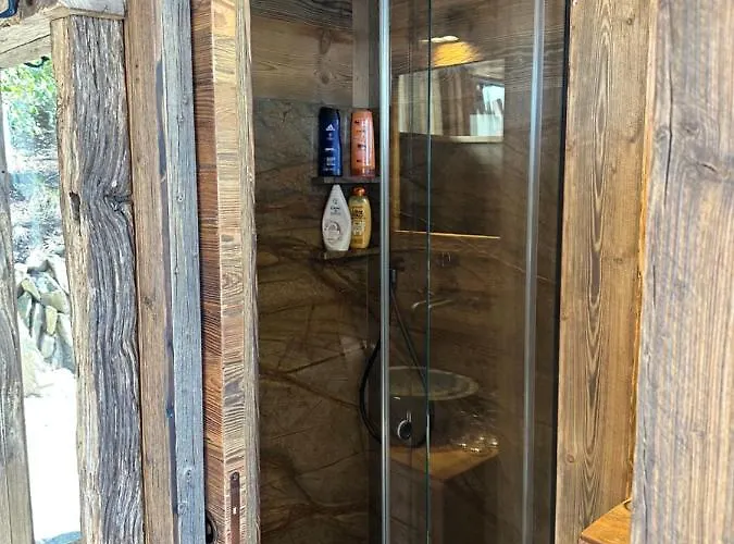 Private Luxury & Silence Retreat With Spectacular View Over The Maggiore 住宿加早餐酒店 4*