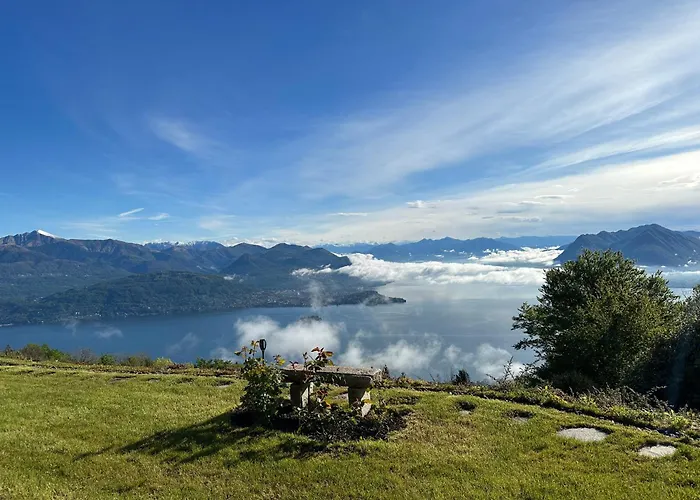 住宿加早餐酒店 Private Luxury & Silence Retreat With Spectacular View Over The Maggiore 斯特雷萨