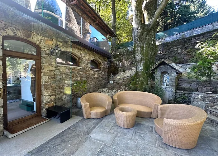 Private Luxury & Silence Retreat With Spectacular View Over The Maggiore 住宿加早餐酒店 4*