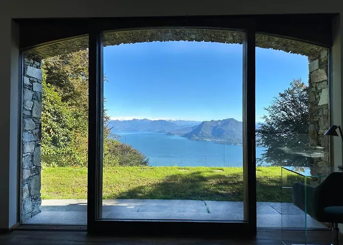 Private Luxury & Silence Retreat With Spectacular View Over The Maggiore 住宿加早餐酒店 斯特雷萨